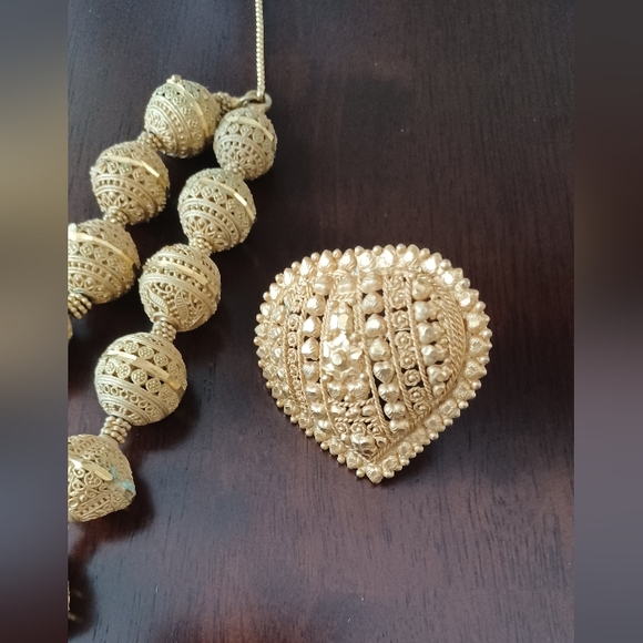 Gold Filigree Double Strand Vintage Etched Ball Necklace with ring set - Picture 10 of 11